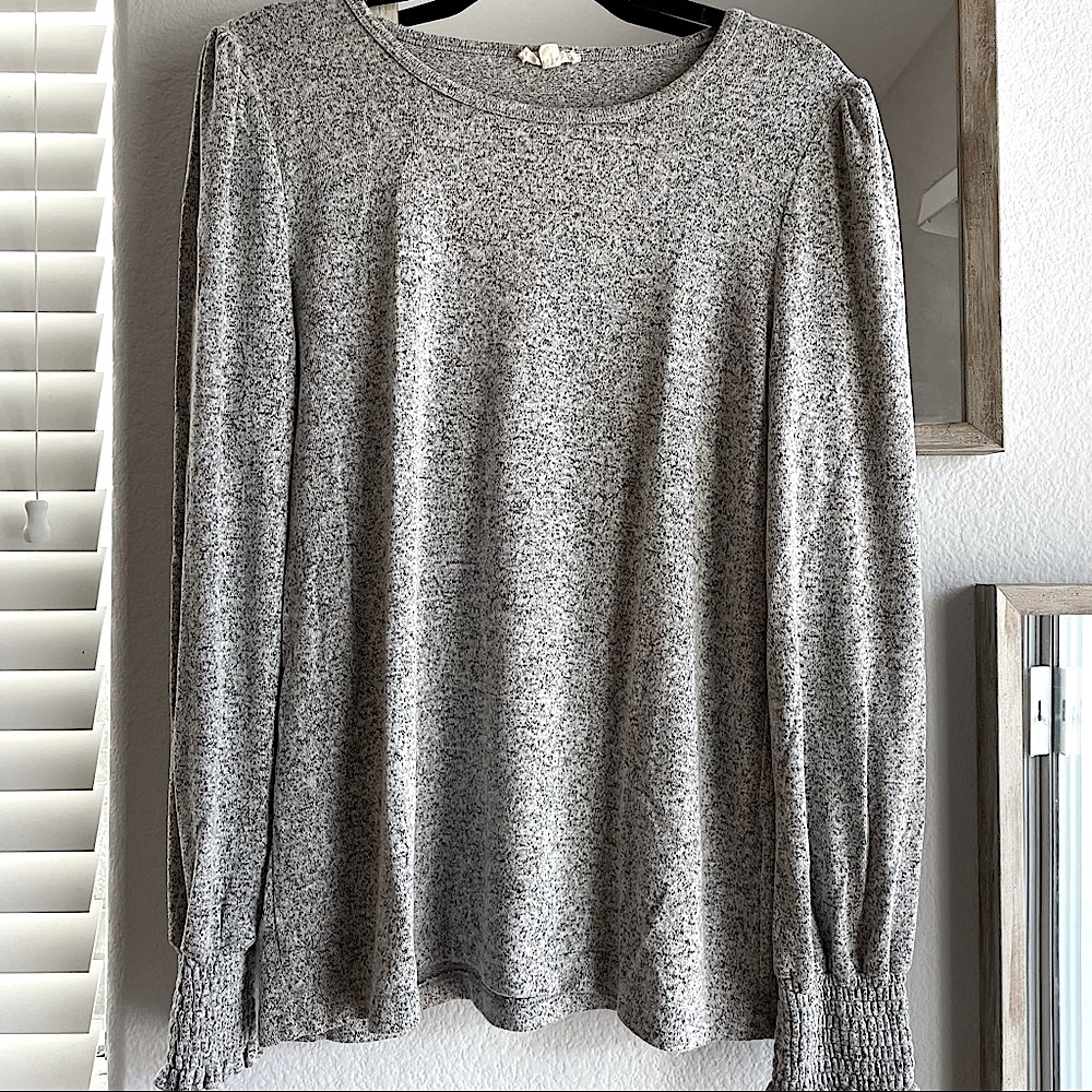 🟢3/$15 Soft & Comfy Peasant Sleeve Top - Picture 2 of 9